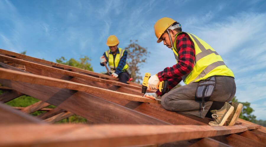Professional gutter cleaning in Pella, IA